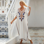 EDOLYNSA valge vintage tikitud pikk kaftan vabaaja V-kaelusega maksikleit suveriided naiste rannariided ujumistrikoo Cover Up Q1490 One size valge