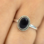 Must on&uuml;ksist ovaalne kalliskivist s&otilde;rmus, tahke 925 sterlingh&otilde;bedast s&uuml;nnikivist s&otilde;rmus, &auml;&auml;risr&otilde;ngas, s&otilde;rmus Statement, Boho s&otilde;rmus, peor&otilde;ivaste s&otilde;rmus 6