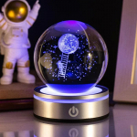 Kristallkuuli &ouml;&ouml;tuled H&otilde;&otilde;guv planeet Galaxy Astronaut 3D RGB Kuu laualamp Atmosf&auml;&auml;rilamp Lauakaunistused Lastele kingitused