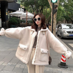 Elegantne lambavillane naiste mantel Uus talvine kunstkarusnahast naiste pl&uuml;&uuml;s Vedur Teenus lahtine jope vabaaja korea valge &uuml;lisuur M