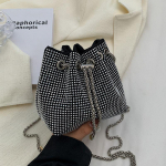 Luksuslikud Rhinestone &otilde;lakotid naistele Pearl Ketid Kopp Crossbody Kotid Pingutusn&ouml;&ouml;r Kaenlaaluse K&auml;ekott Messenger Rahakott