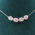 Pierres et Min&eacute;raux. Collier 4 perles Quartz rose du Br&eacute;sil Chaine en acier inoxydable Collier femmes, hommes. Taille personnalisab