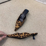 Luksuslikud sandaalid Naiste sussid Terava ninaga Leopardi disainiga sandaalid PU Madalad Peales&otilde;itavad &Otilde;hukesed Madalad Kontsad Vabaaja Muulad Loaferid V&auml;ljas 34 &scaron;okolaad