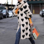 Pika imitatsiooniga karusnahast mantel, paksendatud uus pl&uuml;&uuml;s valge armastusmantel Naiste soe &uuml;hes t&uuml;kis pikkade juustega mantel S