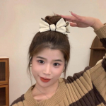 &Otilde;rn Velvet Bow Bun Juukseklamber Suur esmaklassiline juukseklamber French Pearl Back juukseklamber