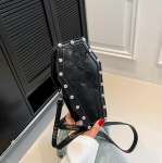 Naiste kirstu kujuga PU-nahast &otilde;lakott gooti stiilis tikandid Rose k&auml;ekott Crossbody kott 12x8x22cm punane