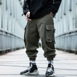 Harajuku Black Cargo Pants Meeste mitme taskuga vabaaja p&uuml;ksid Joggers Dressip&uuml;ksid T&auml;navar&otilde;ivad Meeste Hip-Hop lahtised p&uuml;ksid 2XL