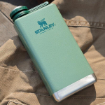 Stanley Adventure Series roostevabast terasest taskupudel