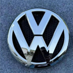 VOLKSWAGENi jaoks Sobib Volkswagen T6 heledale mustale h&otilde;bedasele matt 170mm esiradiaatoriv&otilde;re logo+130mm tagaluugi logo c