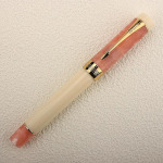 100 100-aastase t&auml;itesulepeaga vaigust kullast klambriotsik EF FM &otilde;pilaste pastakad &Auml;rikirjatarbed Kooli kontoritarbed PK 9019 EF 0.38MM