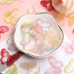 Kvaliteetsed v&auml;rvilised laserv&auml;rvilised 50 tk moeehtetarvikud kaelakee k&auml;ev&otilde;ru jaoks, meisterdades k&auml;sitsi valmistatud materjalist kingitus liblikahelmed