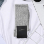 Hooked Socks Sokkide korea versioon Naiste meeste pikad sokid mustad ja valged reie keskosa Spordisokid S&uuml;gis- ja talvised tudengid Paar sokid must