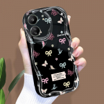 Armas koomiksimustriga kreemja tekstuuriga korpus, lainelise servaga pehme silikoonkaanega telefoni&uuml;mbris Xiaomi Redmi jaoks Redmi 13 5G valge