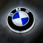 BAGJ1 Autokleebis 8,2CM 4D LED Embleem Logo Helendav Valgus Auto M&auml;rk BMW E46 E90 E60 F10 F11 F20 F30 F34 F01 G20 G21 G31 X1 X3 X5 X7 jaoks white