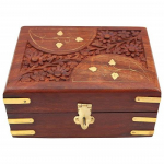 Naiste ehtekarp nikerdava messingist disainiga k&auml;sitsi valmistatud dekoratiivse &uuml;mbrise komplekti hoiukarbid suure karbiga ehtekarp