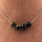 Pierres et Min&eacute;raux. Collier 4 perles Tourmaline Schorl du Br&eacute;sil 8 mm Chaine en acier Collier femmes, hommes. Taille personnalisab