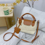 Punutud kotid naistele Suvel Vabaaja kudumiskotid &Uuml;he &otilde;larihmaga Crossbody kotid Heegeldatud kotid suveks Rannakotid With pendant