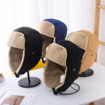 Naiste ja meeste talvine fliisist k&otilde;rvaklapiga karvam&uuml;ts Kastanipruun trapper-m&uuml;ts beige