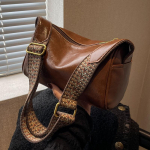 Yogodlns Vintage &otilde;lakott naistele Moodne laia rihmaga ristkeha kott Retro padi Messenger k&auml;ekott naistele kott 24x12x15cm pruun