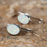 Vintage valge Fire Opal ovaalsed klambriga k&otilde;rvar&otilde;ngad naistele Romantiline h&otilde;bedane pulmak&otilde;rvar&otilde;ngad ehted kingitus h&otilde;be