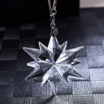 L&auml;bipaistvad kristallist lumehelbed auto ripatsidega kaunistused p&auml;ikesep&uuml;&uuml;dja ​​lumehelves rippuvad kaunistused j&otilde;ulukingitused