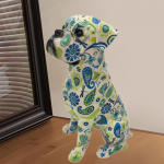 Koera kujukeste skulptuur kodu keskosa kaunistamiseks punane