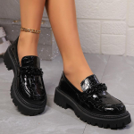 Naiste kettdekoori platvormi p&auml;ssid Moodsad mustad lakknahast kleitkingad Naise mugavad libisemiskindlad suure suurusega kingad 42 must
