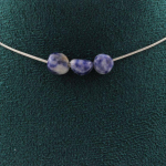 Pierres et Min&eacute;raux. Collier 3 perles Jaspe bleu d'Afrique du Sud. Chaine en acier Collier femmes, hommes. Taille personnalisable.