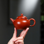 240 ml K&auml;sitsi valmistatud Yixing Purple Clay teekannud K&auml;sitsi valmistatud tasspott toormaagi Dahongpao mudakeetja infuseriga Hiina Zisha teekomplekt tee