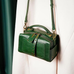 Jaapani ja Korea Retro &Uuml;lemise Kihi Veisenaha Horisontaalne K&auml;eshoitav Padjakott Ehtne Nahast Naiste &Otilde;lakott Crossbody black