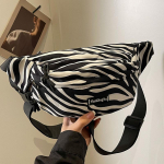 Naiste sebramustriga rinnakott Kerge v&ouml;&ouml;kott vabaaja ja mitmek&uuml;lgne sportlik mobiilne kott Populaarne leopardimustriga &uuml;he &otilde;laga p&otilde;ikkott