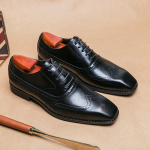 K&auml;sitsi valmistatud meeste tiibnina Oxford kingad Hall nahk Brogue Meeste pidulikud kingad Klassikalised &auml;rikingad meestele Zapatillas Hombre 6 must