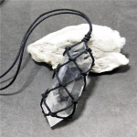 Looduslik kahe terava otsaga valge kristallist samba kaelakee ripats M&auml;ekristallist kuue prisma ehted 1pc