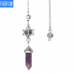 Kuusnurkse prismaga ripatsiga kristallist kaelakee Watermelon-Crystal