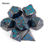 7 tk sinist h&otilde;bedast topeltm&otilde;&otilde;ka metallist t&auml;ringut t&auml;is mitmetahuline t&auml;ringukomplekt, mis sobib rollim&auml;nguks RPG Pathfinder lauam&auml;nguks sinine