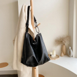 Moodne trendikas PU-nahast kandekott Lihtne pehme pinnaga suure mahutavusega naiste k&auml;ekott Vabaaja mitmek&uuml;lgne naiste &uuml;he &otilde;larihmaga kott (30cm<Max Length<50cm)