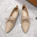 Briti stiilis naiste kingad s&uuml;gis uus paeltega v&auml;ikesed nahkkingad naiste k&otilde;ik madalad terava ninaga naiste pehmed tallad suurte suurustega kingad 35