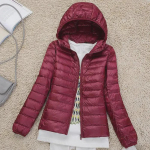 Naiste &uuml;likerge l&uuml;hike udusule-puuvillajakk - P&uuml;stkraega talvemantel Wine Red Hooded