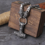 Roostevabast terasest huntpea Thor'i haamer Mjolnir viikingi kaelakee K&auml;sit&ouml;&ouml;ahel puidust karbiga Kingitus poiss-s&otilde;brale no box&50cm gray