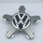 2026 Kuuma Tootena VOLKSWAGEN VW jaoks 4 tk 135 mm Viis kodarat Auto Ratta Keskkatte Rummu Katted Embleem logo 8R0601165 4F0601165N Volkswageni jaoks