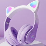 Bluetooth-k&otilde;rvaklapid, peaga kantavad kassik&otilde;rva gradientv&auml;rvi valgust kiirgavad m&auml;ngud, mis v&otilde;ivad olla kokkupandavad ja universaalsed k&otilde;rvaklappide arvutipeakomplektid