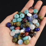 20 tk/pakk Looduslikust kivist helmed Mitmes stiilis V&auml;rvid V&auml;ikese auguga lahtised helmed ehete valmistamiseks DIY kaelakee k&auml;ev&otilde;ru tarvikud 10x10x6 mm 20Pcs/10x10x6mm