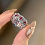 Kerge luksus inkrusteeritud teemantidega vintage &otilde;&otilde;nes pits rubiins&otilde;rmused naistele suurep&auml;rane stiil silmapaistev abielus&otilde;rmuse ehe resizable