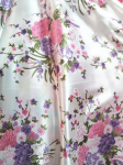 Suur lilleline siidsatiinkangas cheongsam'i, voodri ja peakatte paela jaoks