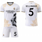 2025-26 Real Madrid valge madu eriv&auml;ljaanne kodus&auml;rk #7 Vin&iacute;cius #5 Bellingham #9 Mbapp&eacute; Jalgpallis&auml;rgid XXL