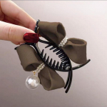 &Otilde;rn Velvet Bow Bun Juukseklamber Suur esmaklassiline juukseklamber French Pearl Back juukseklamber