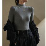 S&uuml;gis- ja talvine naiste alumine s&auml;rk Poolk&otilde;rge kaelusega Keskkraega alumine s&auml;rk sees &otilde;huke sametine &otilde;huke pikkade varrukatega pluus M hall v&auml;rv