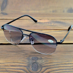 Suurem&otilde;&otilde;tmelised gradienthallid l&auml;&auml;tsed p&auml;ikesevalgusevastased siseruumides N v&auml;ljas N&auml;ge l&auml;hedal N Kaugele Progressiivsed mitme fookusega lugemise p&auml;ikeseprillid +0,75 kuni +4 +0.75 must