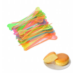 50 tk plastikust &uuml;hekordselt kasutatavad kahvlid, pulgad toidukorkid s&uuml;damenool magustoidu puuviljakahvlid
