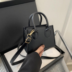 Luksusliku disainiga k&auml;ekotid Mini Square PU-nahast Crossbody kott naistele Mood Candt v&auml;rviline &uuml;lemise k&auml;epidemega v&auml;ike &otilde;lakott 15x7.5x11.5cm helepruun v&auml;rv